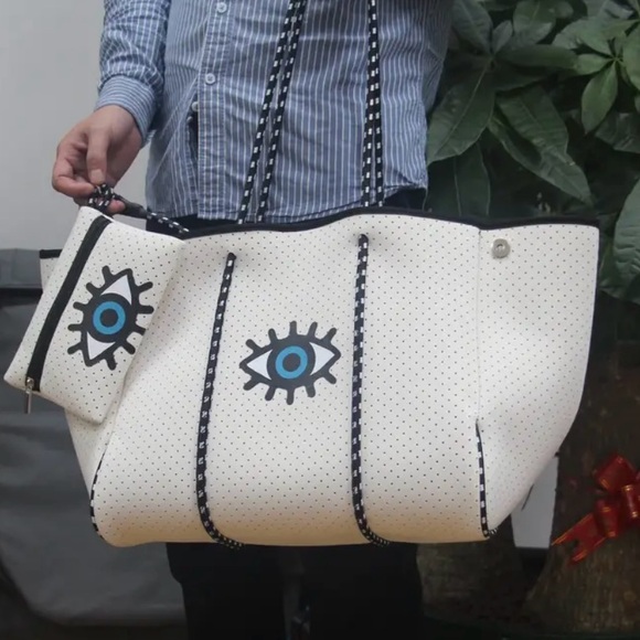 Luxury Evil Eye Pattern Tote Bag with Bonus Pouch (12.6” x 9.8” x 15.7”) - Picture 4 of 4